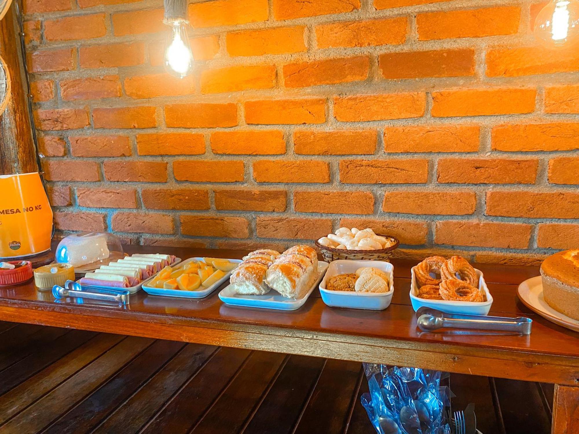 Pousada E Restaurante Casarao Passa Quatro Exterior photo